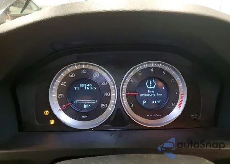 2013 Volvo S60 T5 z USA, uszkodzony, nr VIN YV1612FS4D2227109